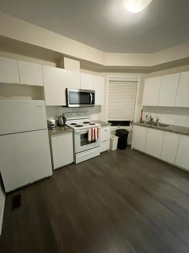 FURNISHED ROOM FOR GIRLS- IMMEDIATE MOVE IN