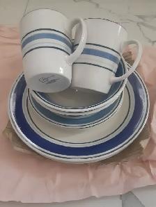 BRAND NEW (Never used) 8 Pieces Dinnerware Set