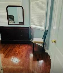Upper level 2 spacious room for rent - Photo 5