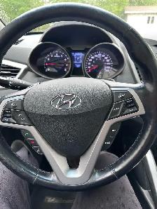 2015 Hyundai Veloster - Photo 9
