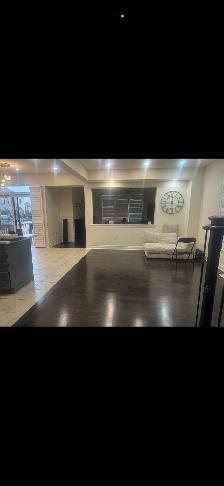 Two bedrooms available in house for rent - Photo 2