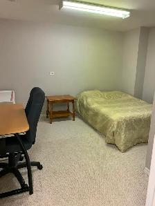 One BR available in 2 BR   basement  mississauga for one male - Photo 4