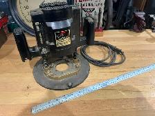 Skil Classic Series 1-3/4 HP Plunge Router Model 1835