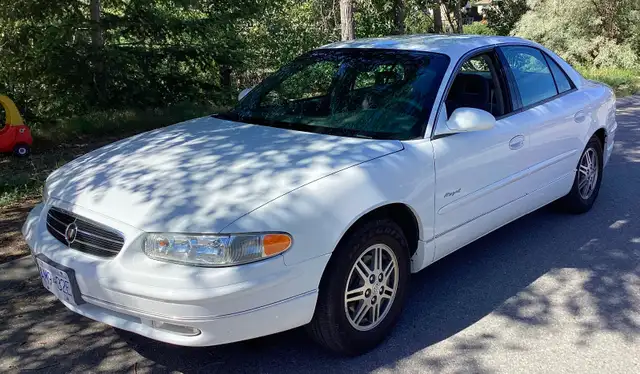 2000 Regal LS sedan