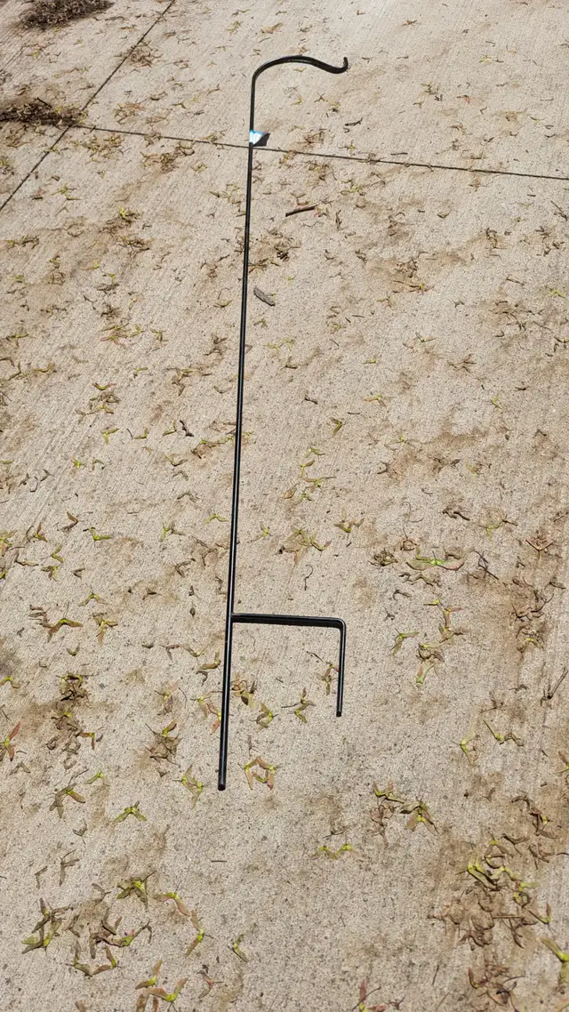 Free garden Shepard hook