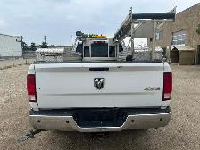 2018 Ram 2500 SLT 6.4L HEMI 4WD Crew Cab For Sale. - Photo 3