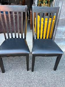 Four Matching Chairs. - Photo 4