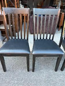 Four Matching Chairs. - Photo 5