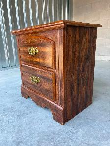 Single Side Table - Photo 2