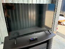 32' Smart TV - Photo 4