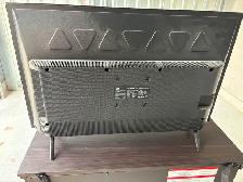 32' Smart TV - Photo 7