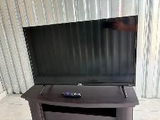 32' Smart TV - Photo 8
