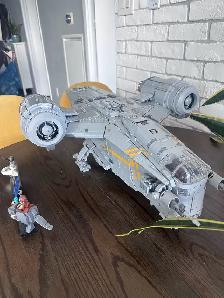 Lego UCS Razor Crest Fully Completed with Manual and Mini Figs - Photo 4