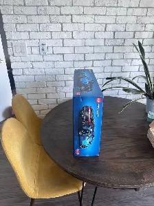 Lego Technic Bugatti Chiron 42083 Brand NEW Factory Sealed - Photo 2