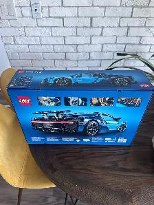 Lego Technic Bugatti Chiron 42083 Brand NEW Factory Sealed - Photo 3