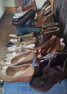 Huge lot 16 pairs women's shoes sizes 7 to 7 1/2 - Photo 3
