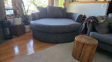 Comfortable 48' Round Sofa