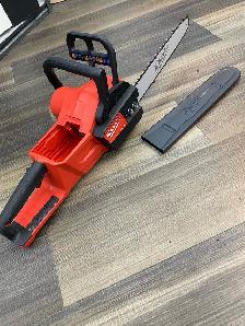 Milwaukee 2727 M18 Chainsaw - Photo 2