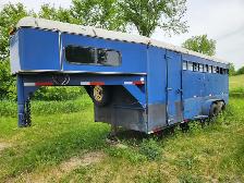 4 Horse Slant with Tack Area