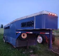 4 Horse Slant with Tack Area - Photo 2