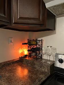 SEPTEMBER 1ST: Furnished uptown Junior one-bedroom, to call home - Photo 6