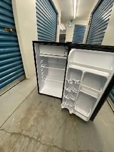 DANBY MINI REFRIGERATOR - Photo 8