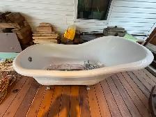 Bain sur patte de 67'' X 28'' X 31'' de haut. - Photo 3