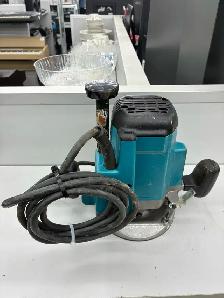 Makita 3612 Router - Photo 2
