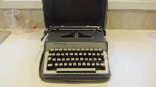 VINTAGE  REMINGTON TYPEWRITER - Photo 9