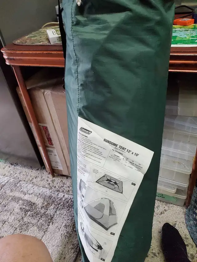 Coleman Sundome tent