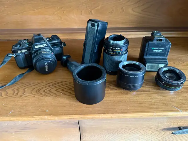 Minolta X-700 Camera Kit