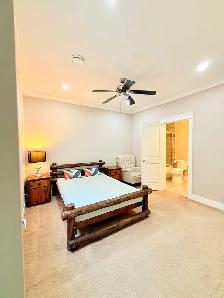 private spacious Fully furnished room with private washroom - Photo 2