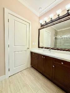 private spacious Fully furnished room with private washroom - Photo 6