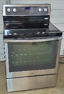Whirlpool Smooth Top Stove - Stainless steel, Digital controls - Photo 2