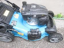 2022 YARDWORKS 21' SELF PROPELLED LAWN MOWER W/BAGGER LIKE NEW - Photo 2