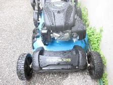 2022 YARDWORKS 21' SELF PROPELLED LAWN MOWER W/BAGGER LIKE NEW - Photo 3
