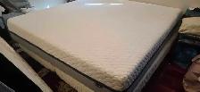 CLEAN & FREE KING SIZE BED