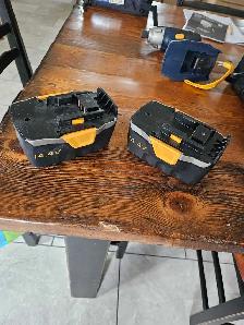 visseuse Rona 14.4 volts , 2 batteries $35. - Photo 4