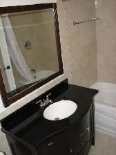 Large Renovated 3-BR 2 Floors - Grand Rénové 3 Chambres 2 Étages - Photo 7