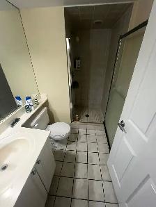 Downtown Mississauga Shared Room | Near Square One, GO Transit - Photo 4