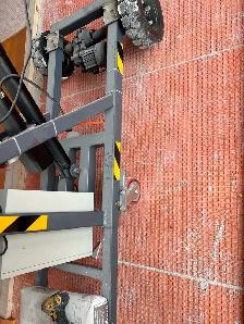 For Sale: Electric Vacuum Glass & Stone Installation Lifter - Photo 6
