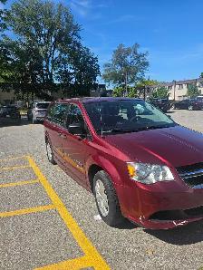 2017 Dodge Grand Caravan Wheelchair Accessible – Low Mileage - Photo 2