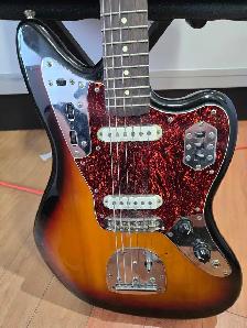 Squier Jaguar guitar - Photo 2