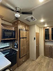 2019 Rockwood Signature Ultralight 8301 5th wheel with warranty - Photo 4