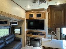 2019 Rockwood Signature Ultralight 8301 5th wheel with warranty - Photo 5