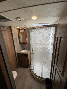 2019 Rockwood Signature Ultralight 8301 5th wheel with warranty - Photo 9