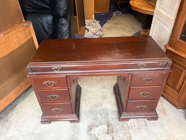 Free delivery antique Craftsmanship Desk