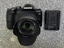 Olympus E-510 DSLR Camera with Lens