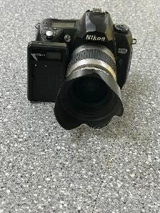 Nikon D70 DSLR Camera with Lens