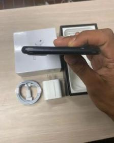 iPhone XS 256GB Unlocked - Mint Condition! - Photo 4